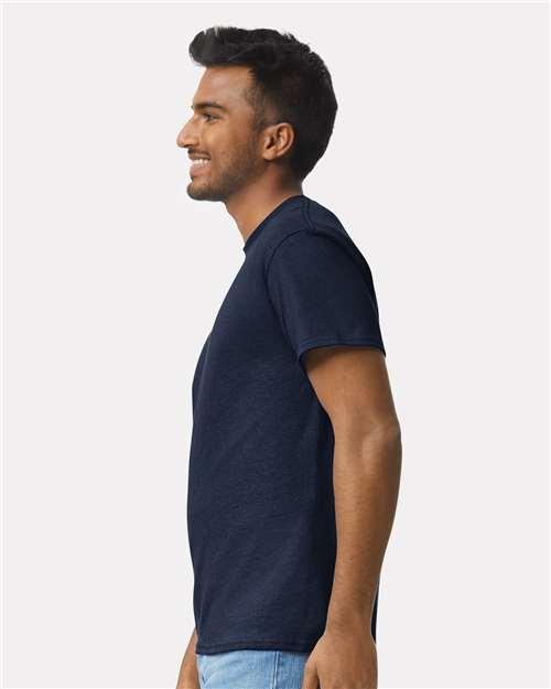 Gildan 2000 Navy — on model side