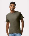 Gildan 2000 Olive — on model front