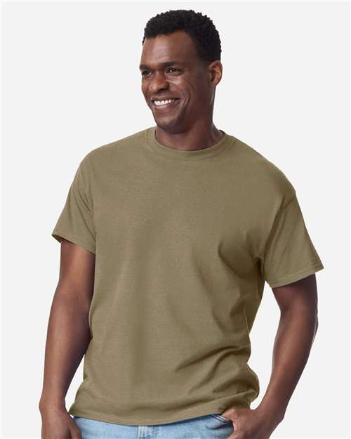 Gildan 2000 Prairie Dust — on model front