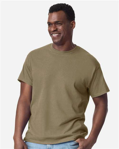 Gildan 2000 Prairie Dust — on model front