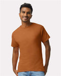Gildan 2000 Texas Orange — on model front