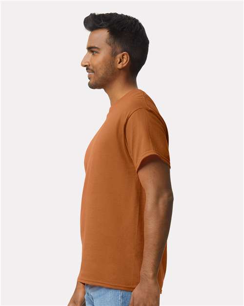 Gildan 2000 Texas Orange — on model side