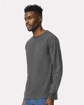 Gildan 2400 Charcoal — on model side