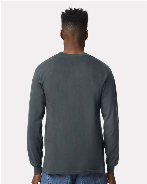 Gildan 2400 Dark Heather — on model back