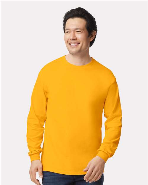 Gildan 2400 Gold — on model front