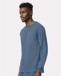 Gildan 2400 Indigo Blue — on model side