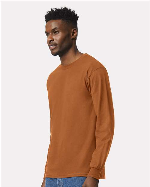 Gildan 2400 Texas Orange — on model side