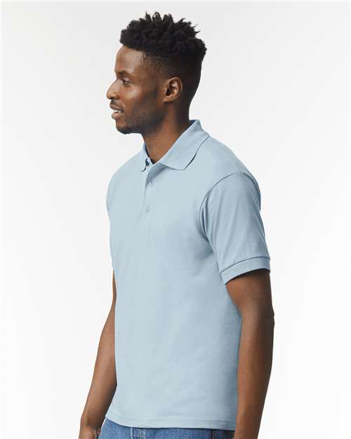Gildan 8800 Light Blue — on model side