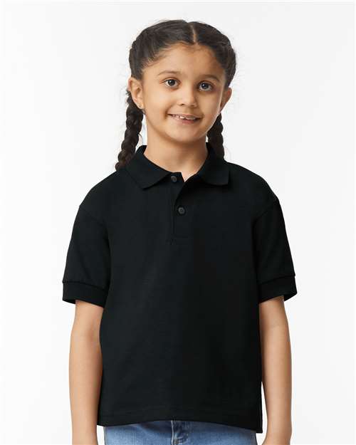 Gildan 8800B Black — on model front