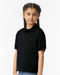 Gildan 8800B Black — on model side
