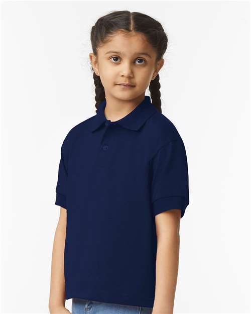 Gildan 8800B Navy — on model side