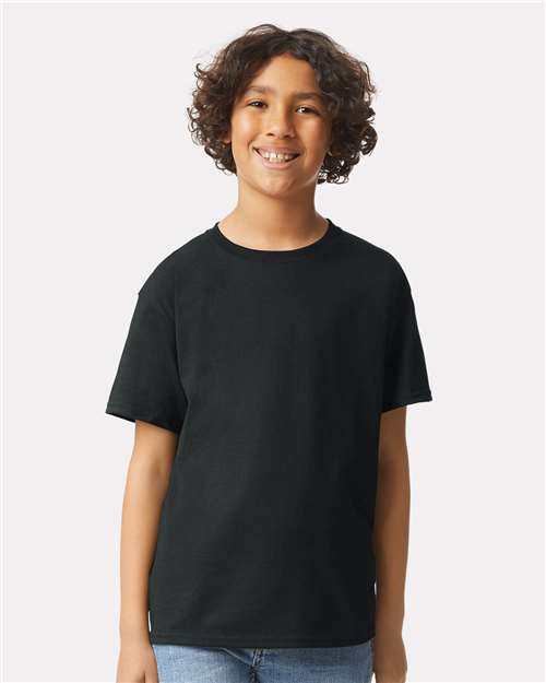 Gildan 2000B Black — on model front