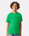 Gildan 2000B Irish Green — on model front