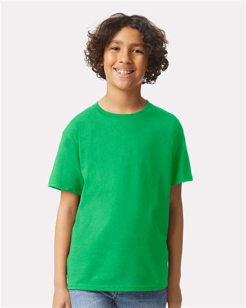 Gildan 2000B Irish Green — on model front