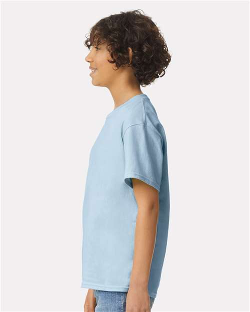 Gildan 2000B Light Blue — on model side