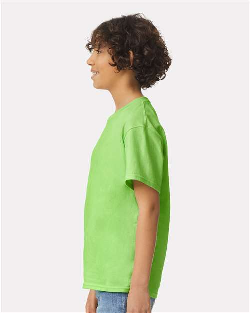 Gildan 2000B Lime — on model side