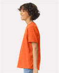 Gildan 2000B Orange — on model side
