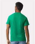 Gildan 2000 Kelly — on model back