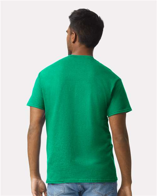 Gildan 2000 Kelly — on model back