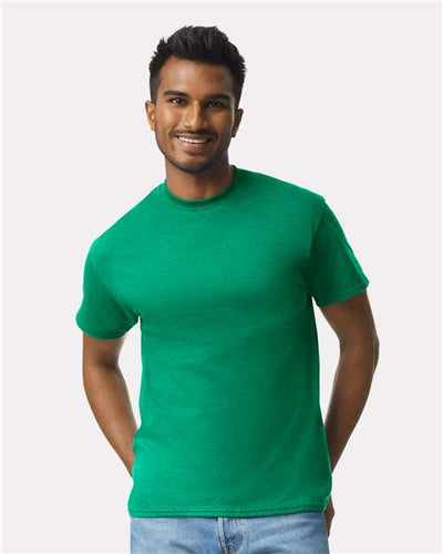 Gildan 2000 Kelly — on model front