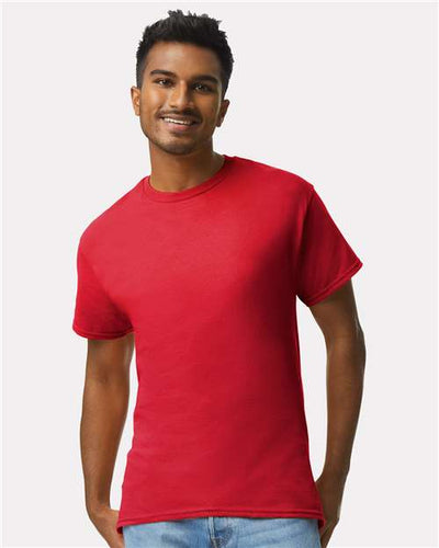 Gildan 2000 Red — on model front