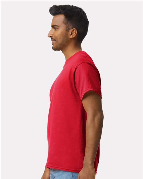 Gildan 2000 Red — on model side