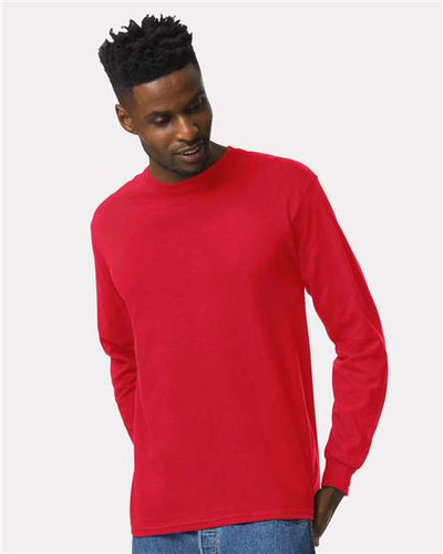 Gildan 2400 Red — on model front