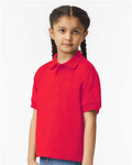 Gildan 8800B Red — on model side