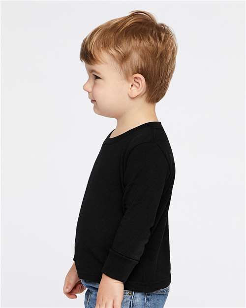 Rabbit Skins 3311 Black — on model side