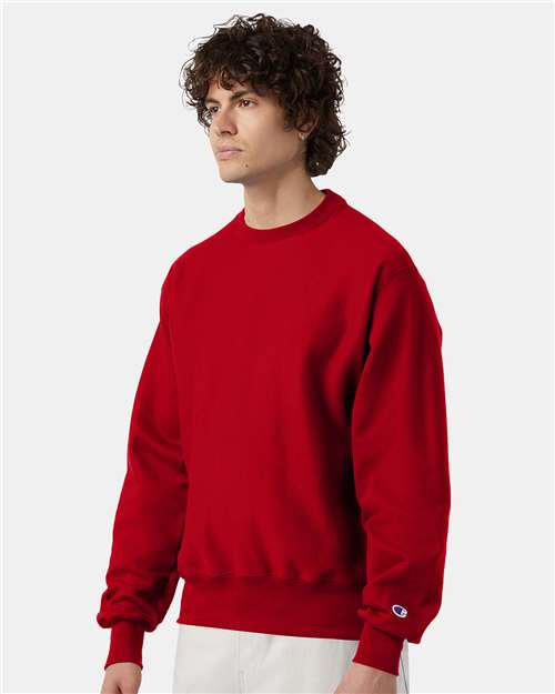 Champion S149 Scarlet — on model side