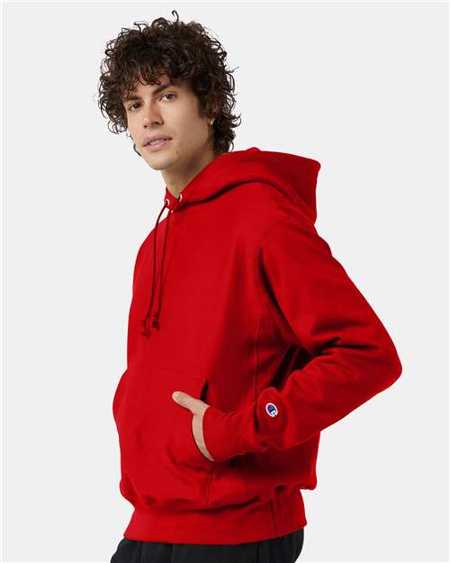 Champion S101 Scarlet — on model side