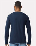 Gildan 64400 Navy — on model back