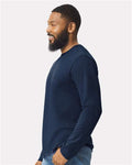 Gildan 64400 Navy — on model side