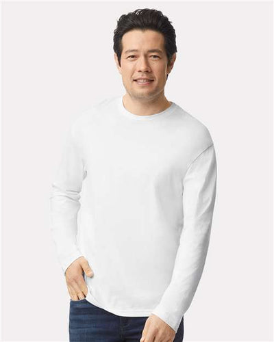 Gildan 64400 White — on model front