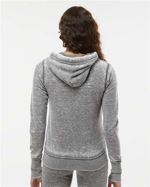 J. America 8913 Cement — on model back