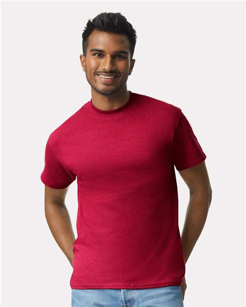 Gildan 2000 Antique Cherry Red — on model front