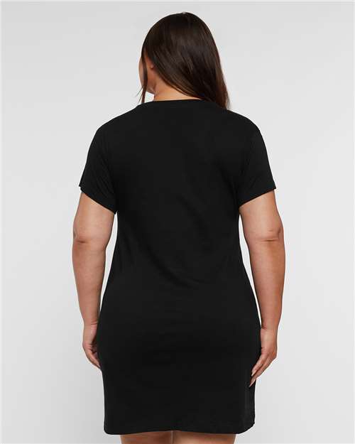 LAT 3522 Black — on model back
