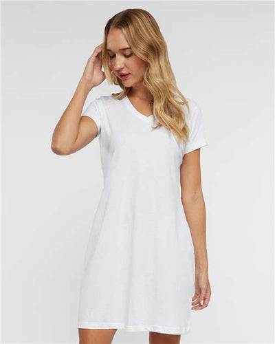 LAT 3522 White — on model front