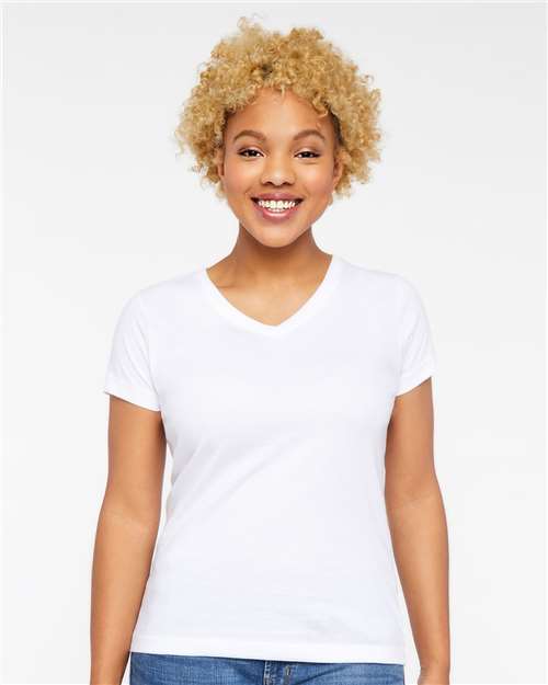 LAT 3507 White — on model front