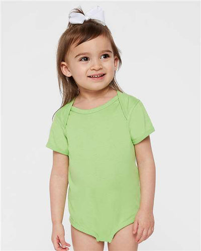 Rabbit Skins 4424 Key Lime — on model front