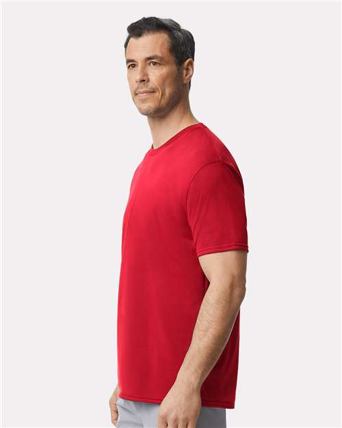 Gildan 42000 Red — on model side