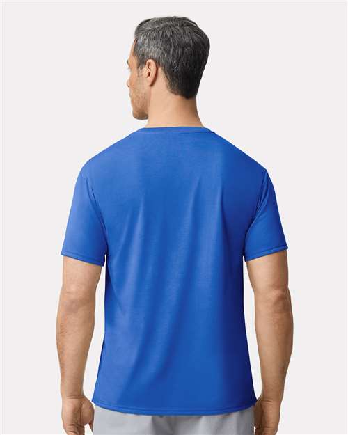 Gildan 42000 Royal — on model back