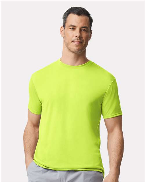 Gildan 42000 Safety Green — on model front
