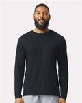 Gildan 42400 Black — on model front
