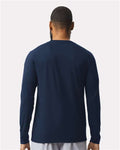 Gildan 42400 Navy — on model back