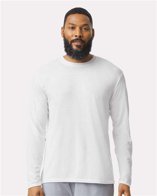 Gildan 42400 White — on model front