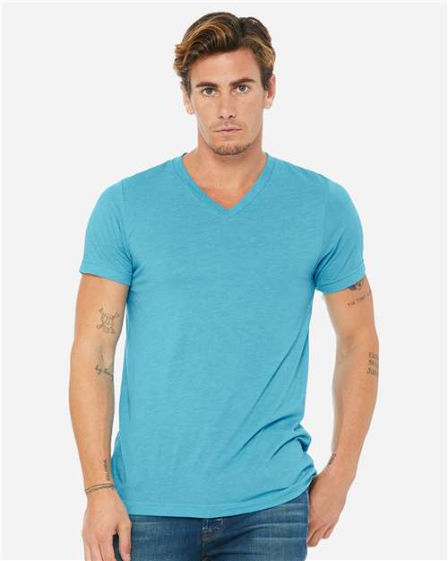 BELLA + CANVAS 3415 Aqua Triblend — on model front