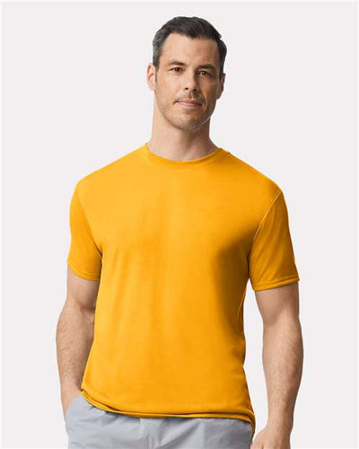 Gildan 42000 Gold — on model front
