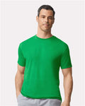 Gildan 42000 Irish Green — on model front