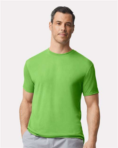 Gildan 42000 Lime — on model front